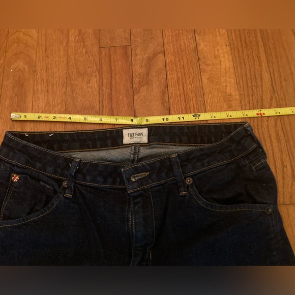 Hudson Carly - Picture 6 of 7